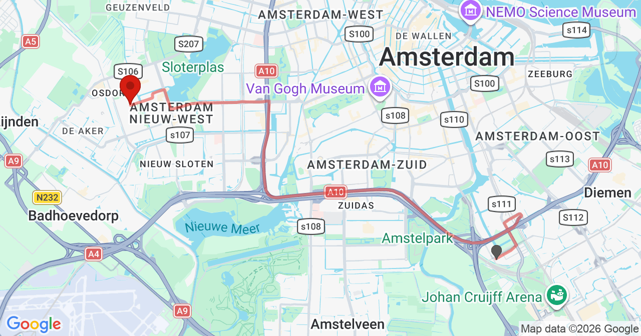 Kaart van het incident in Amsterdam met de aanrijroutes van de gealarmeerde eenheden