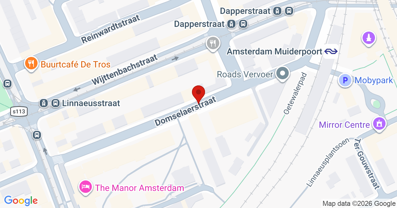 Kaart van het incident in Amsterdam met de aanrijroutes van de gealarmeerde eenheden