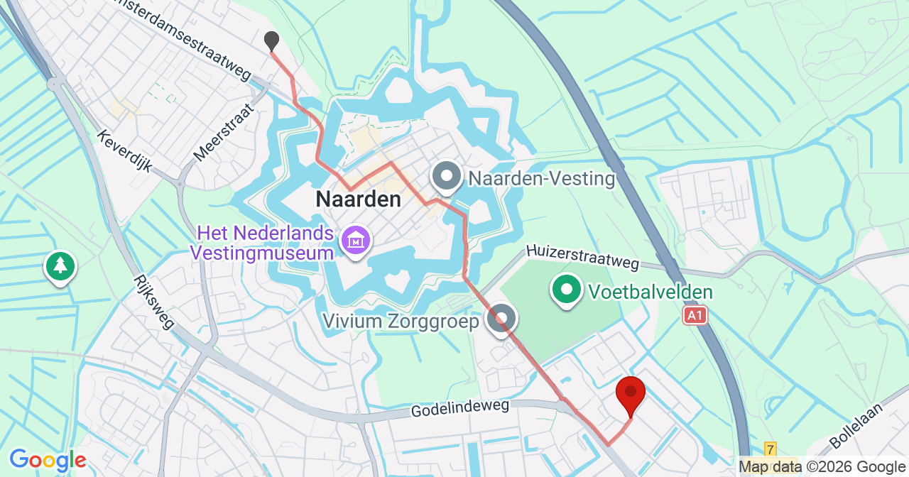 Kaart van het incident in Naarden met de aanrijroutes van de gealarmeerde eenheden