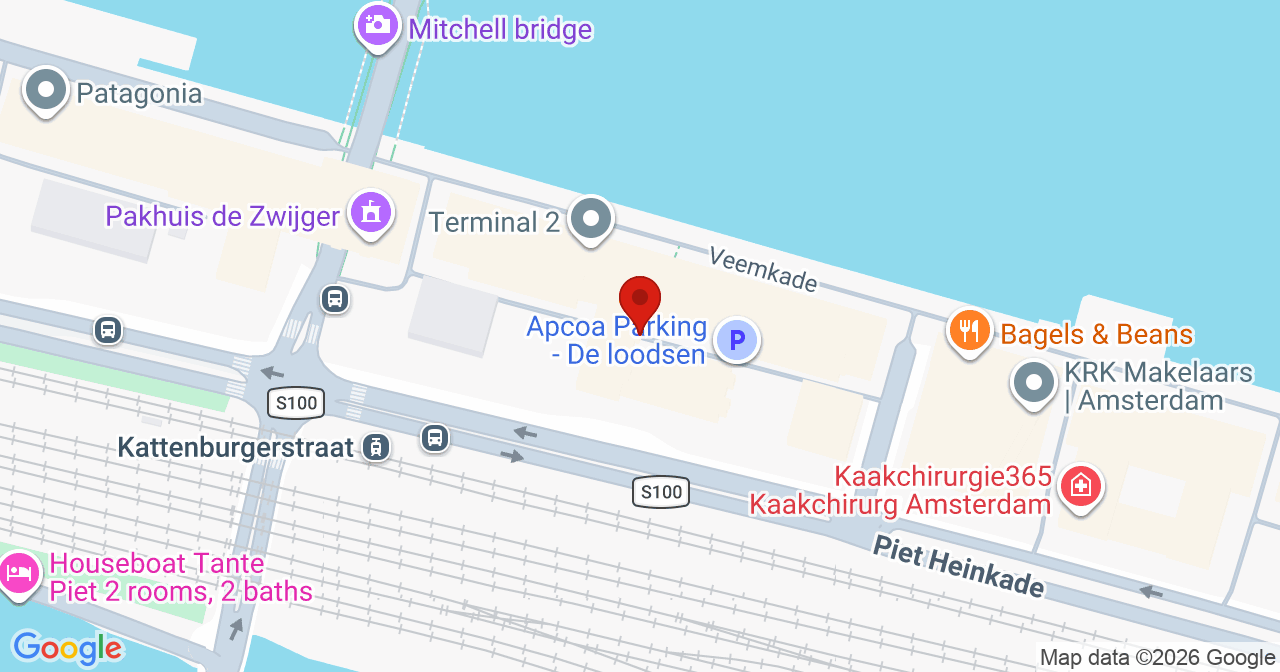Kaart van het incident in Amsterdam met de aanrijroutes van de gealarmeerde eenheden