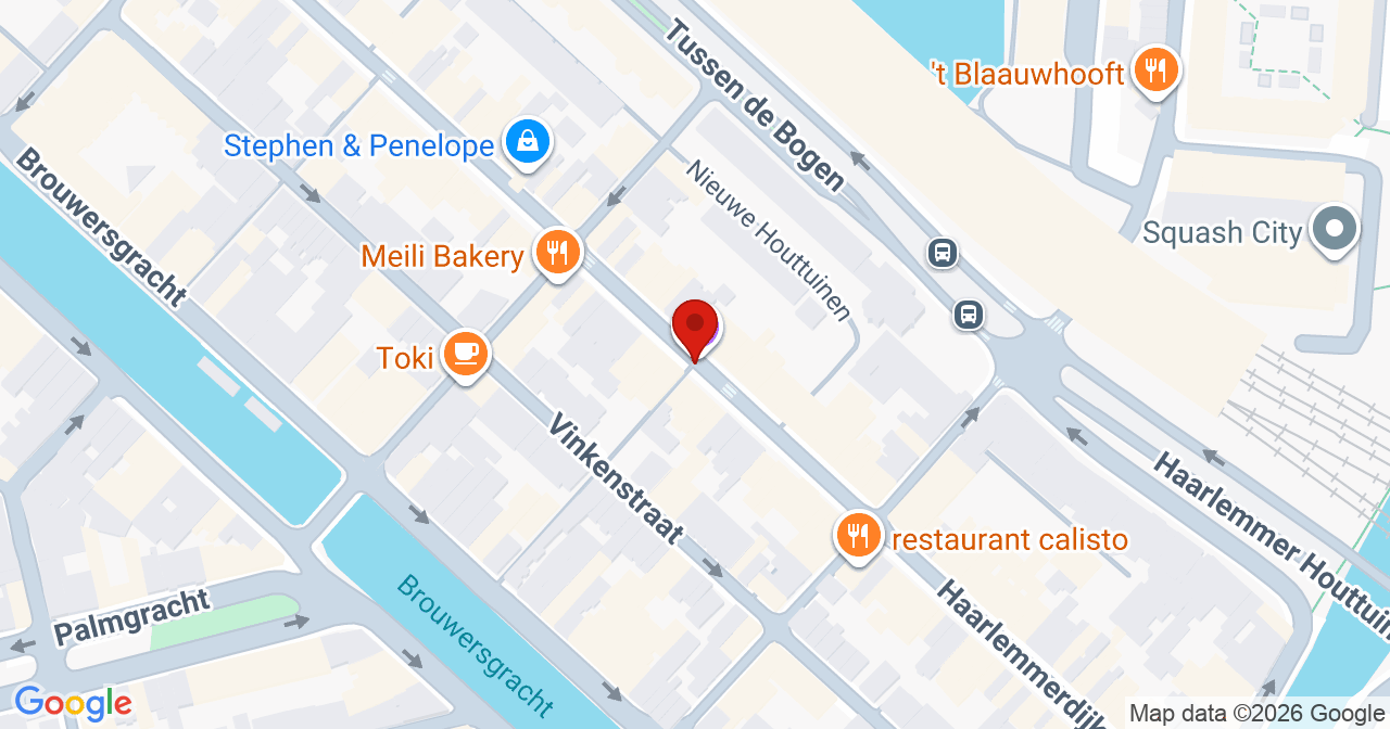 Kaart van het incident in Amsterdam met de aanrijroutes van de gealarmeerde eenheden