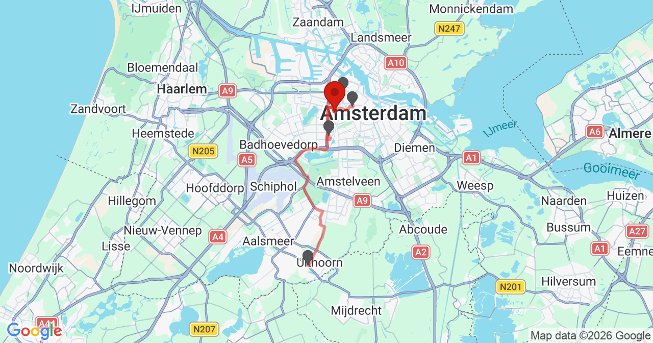 Kaart van het incident in Amsterdam met de aanrijroutes van de gealarmeerde eenheden