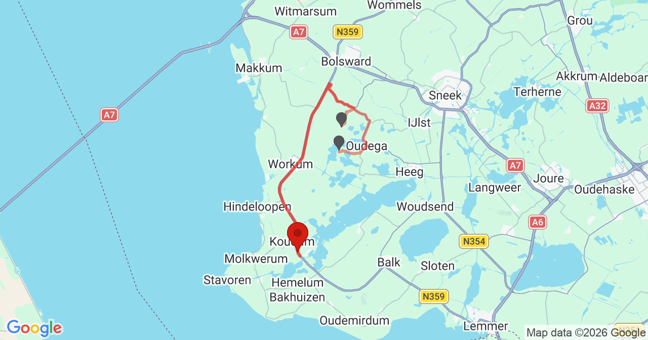 Kaart van het incident in Koudum met de aanrijroutes van de gealarmeerde eenheden