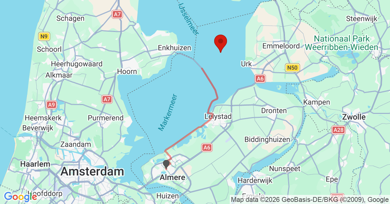 Kaart van het incident in Urk met de aanrijroutes van de gealarmeerde eenheden