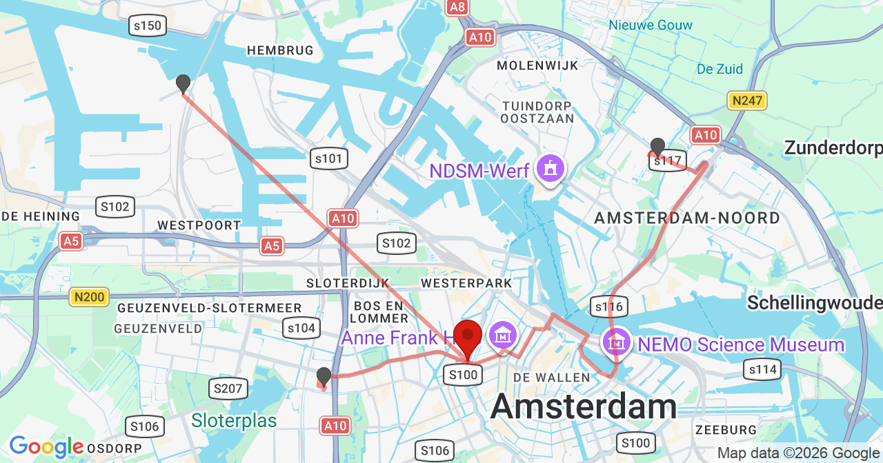 Kaart van het incident in Amsterdam met de aanrijroutes van de gealarmeerde eenheden
