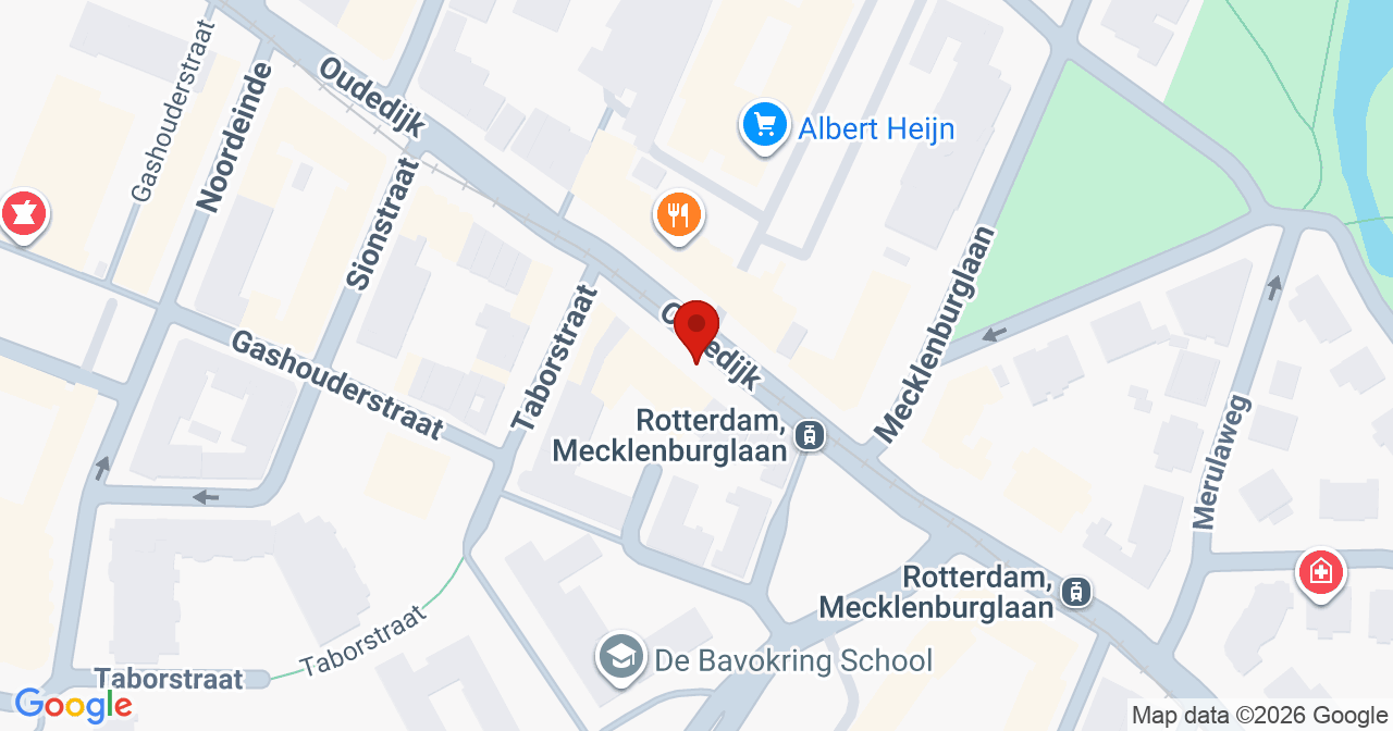 Kaart van het incident in Rotterdam met de aanrijroutes van de gealarmeerde eenheden