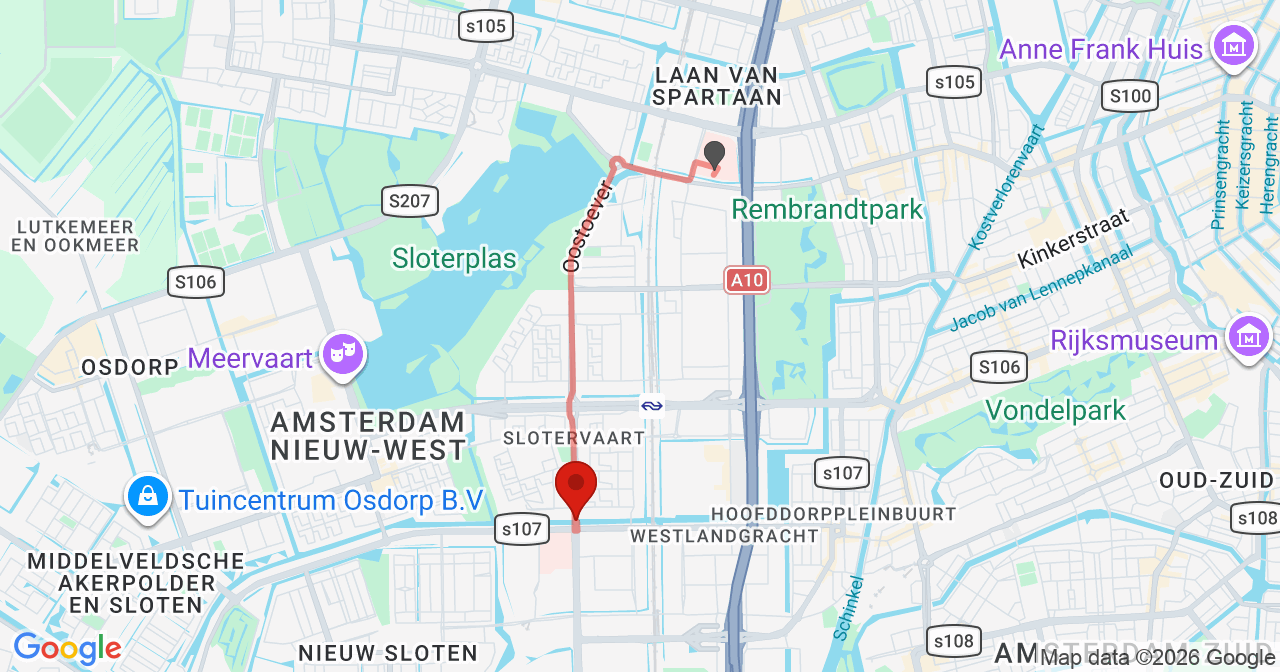 Kaart van het incident in Amsterdam met de aanrijroutes van de gealarmeerde eenheden