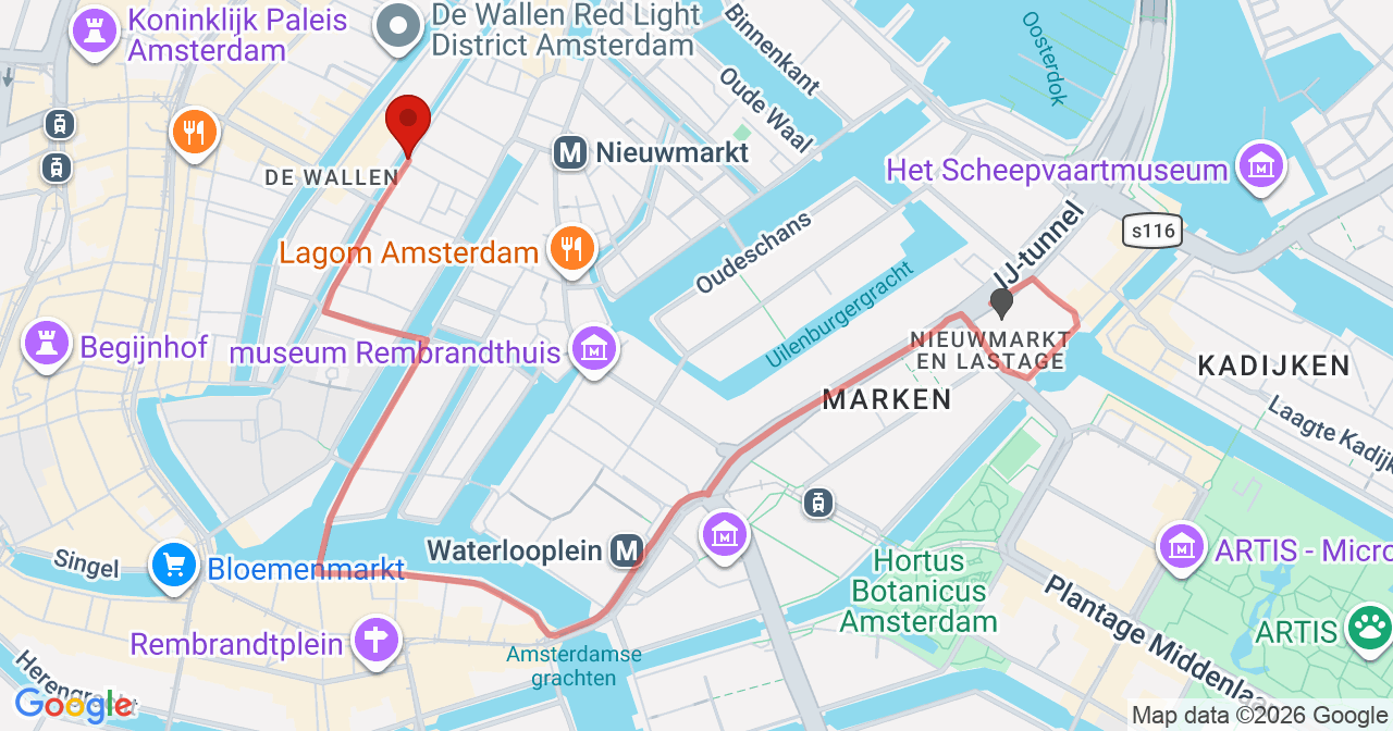 Kaart van het incident in Amsterdam met de aanrijroutes van de gealarmeerde eenheden