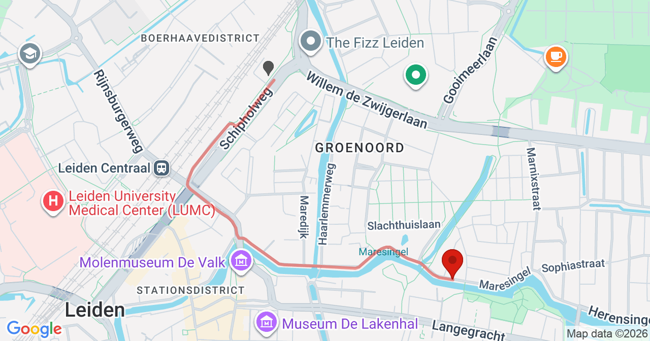 Kaart van het incident in Leiden met de aanrijroutes van de gealarmeerde eenheden