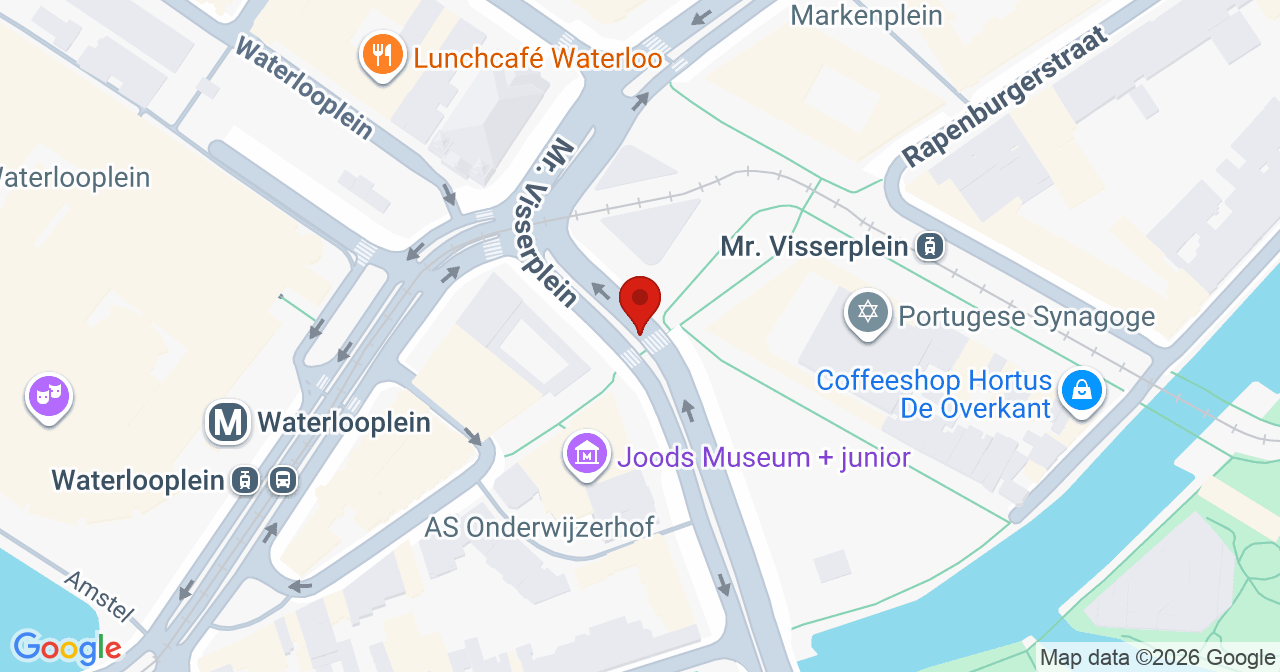 Kaart van het incident in Amsterdam met de aanrijroutes van de gealarmeerde eenheden