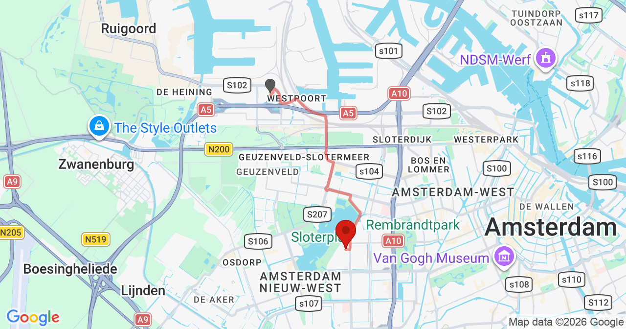 Kaart van het incident in Amsterdam met de aanrijroutes van de gealarmeerde eenheden