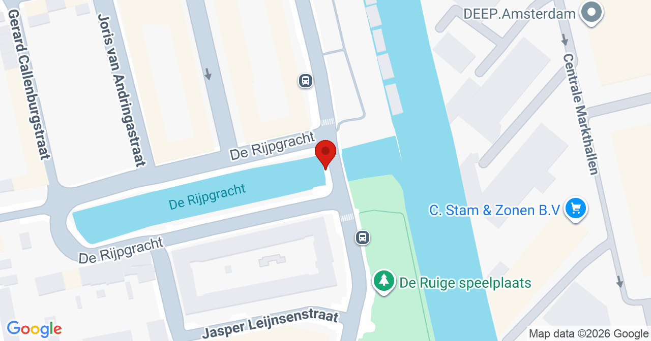 Kaart van het incident in Amsterdam met de aanrijroutes van de gealarmeerde eenheden