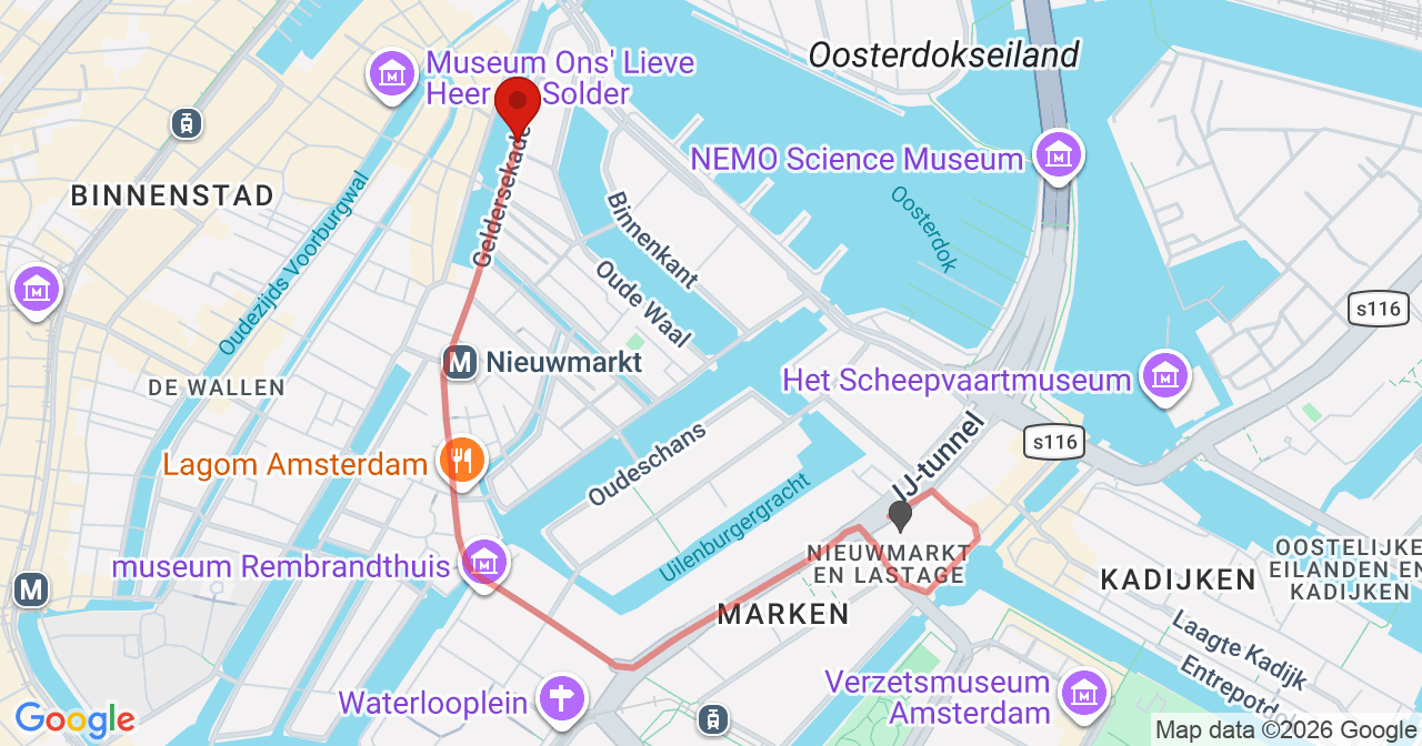Kaart van het incident in Amsterdam met berekende routes vanaf gealarmeerde posten