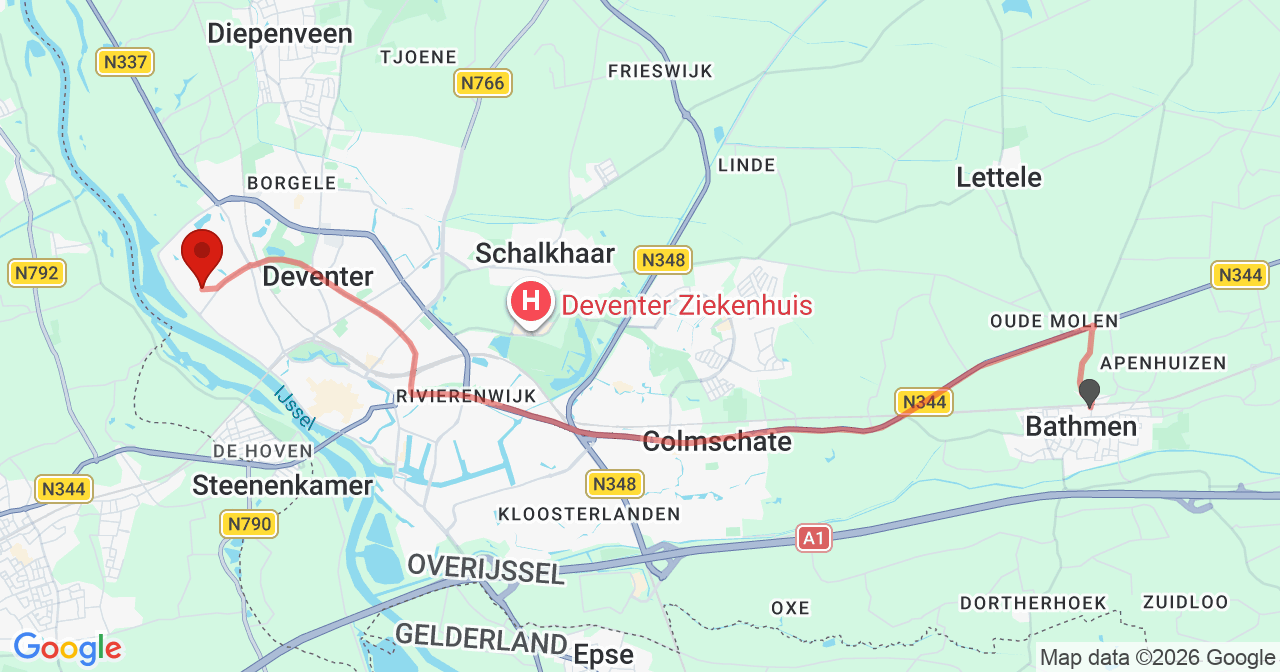 Kaart van het incident in Deventer met berekende routes vanaf gealarmeerde posten