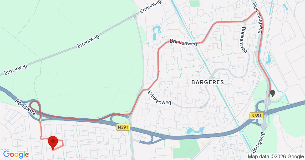 Kaart van het incident in Emmen met berekende routes vanaf gealarmeerde posten