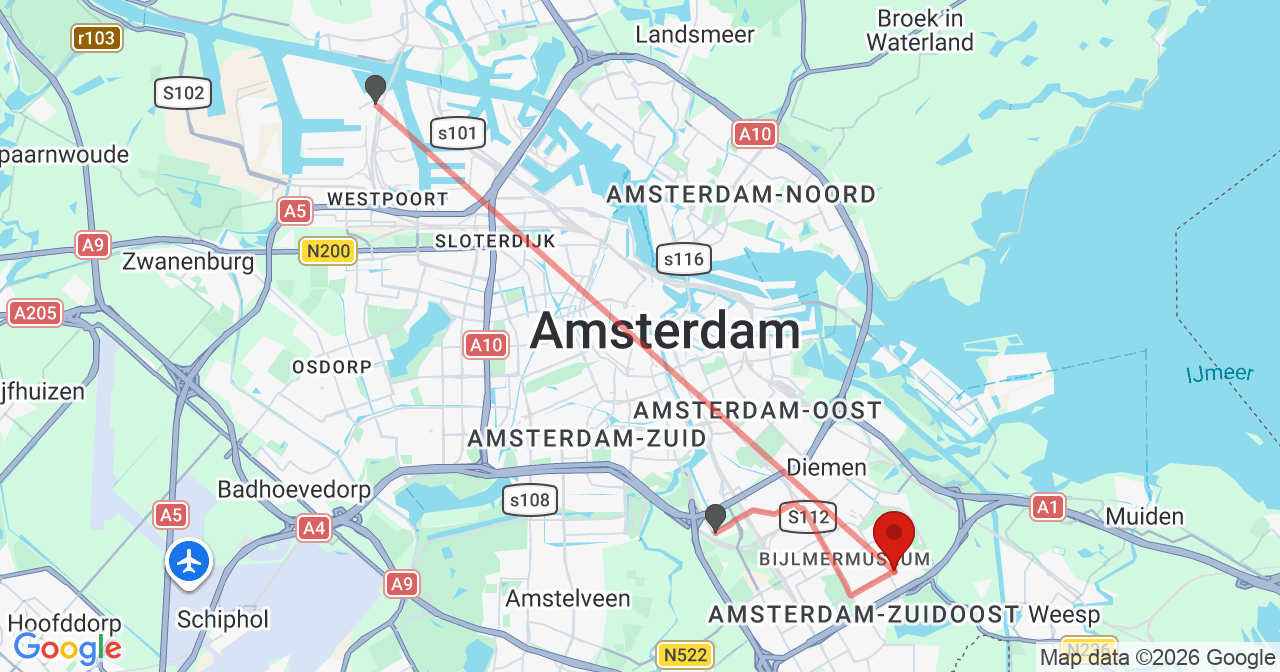 Kaart van het incident in Amsterdam met de aanrijroutes van de gealarmeerde eenheden