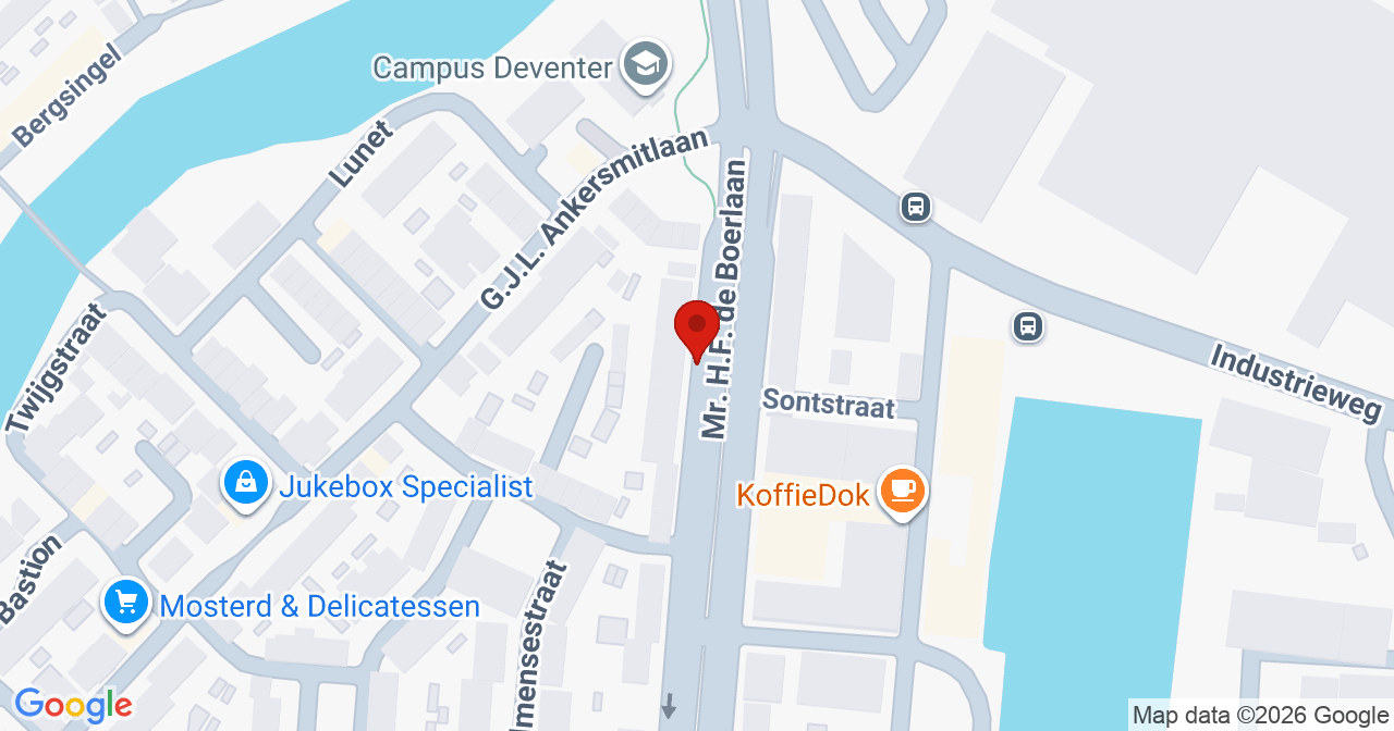 Kaart van het incident in Deventer met berekende routes vanaf gealarmeerde posten