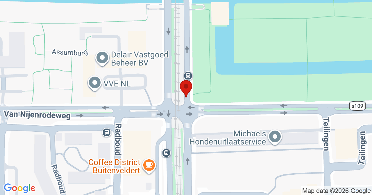 Kaart van het incident in Amsterdam met berekende routes vanaf gealarmeerde posten