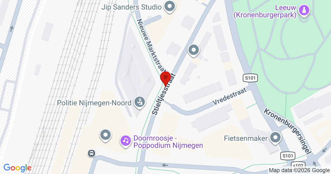 Kaart van het incident in Nijmegen met berekende routes vanaf gealarmeerde posten