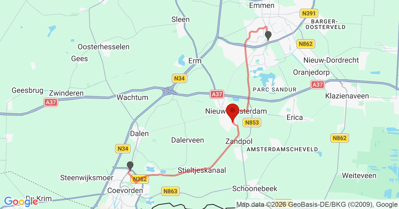 Kaart van het incident in Nieuw-Amsterdam met berekende routes vanaf gealarmeerde posten