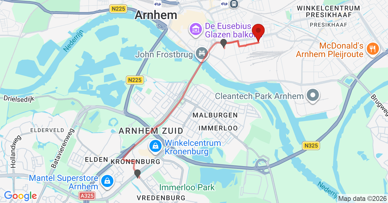 Kaart van het incident in Arnhem met berekende routes vanaf gealarmeerde posten
