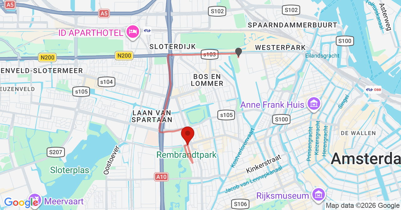 Kaart van het incident in Amsterdam met berekende routes vanaf gealarmeerde posten