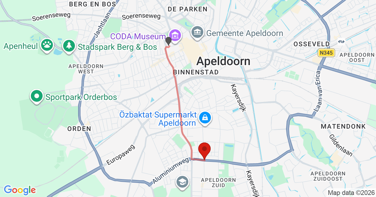 Kaart van het incident in Apeldoorn met berekende routes vanaf gealarmeerde posten