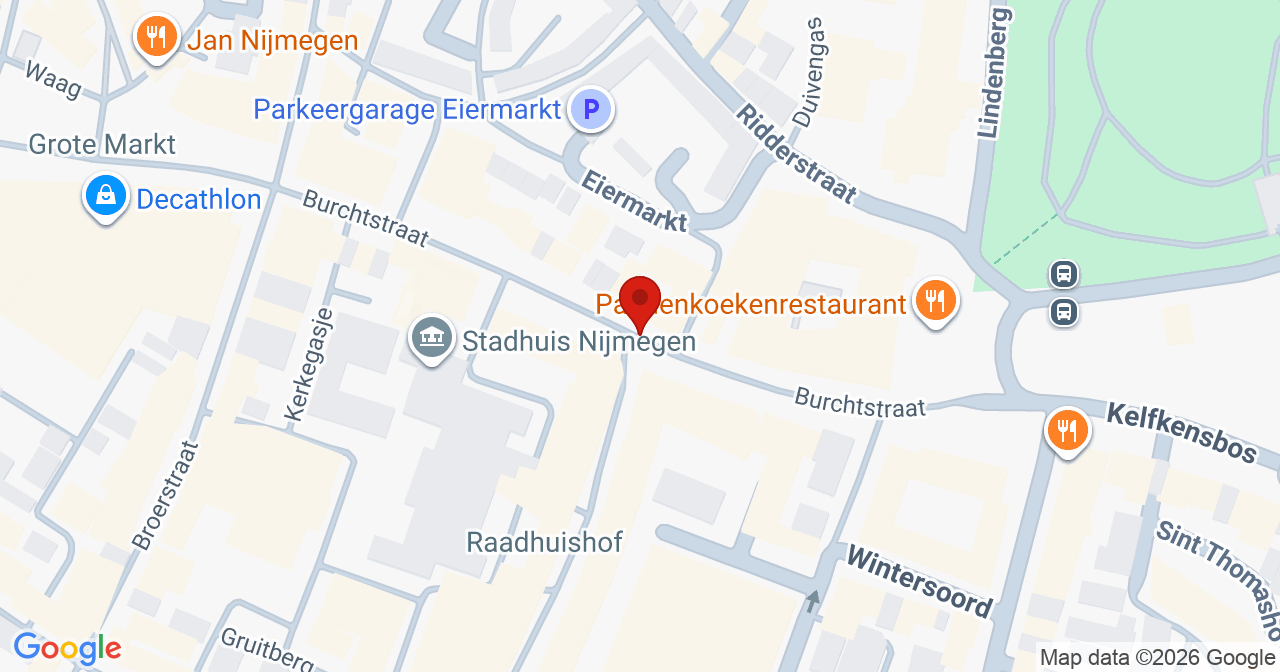Kaart van het incident in Nijmegen met berekende routes vanaf gealarmeerde posten