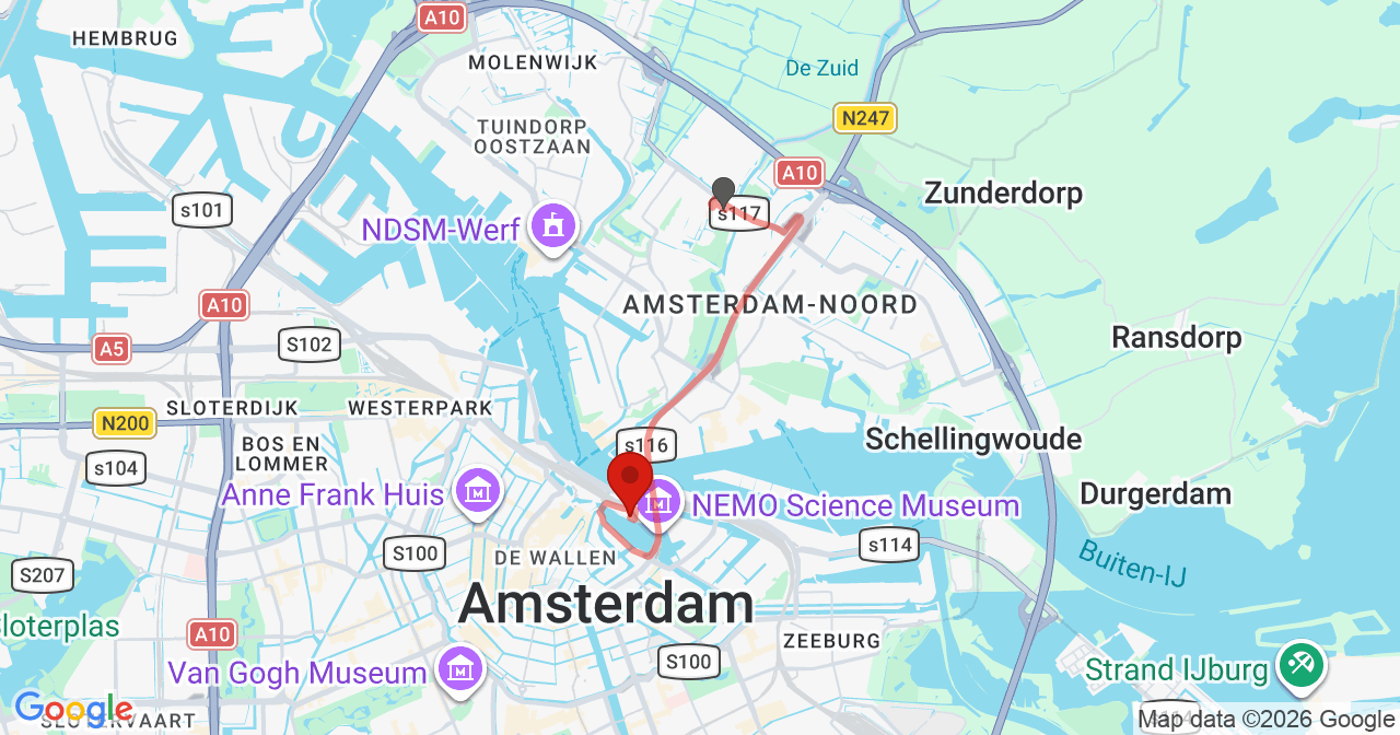 Kaart van het incident in Amsterdam met de aanrijroutes van de gealarmeerde eenheden