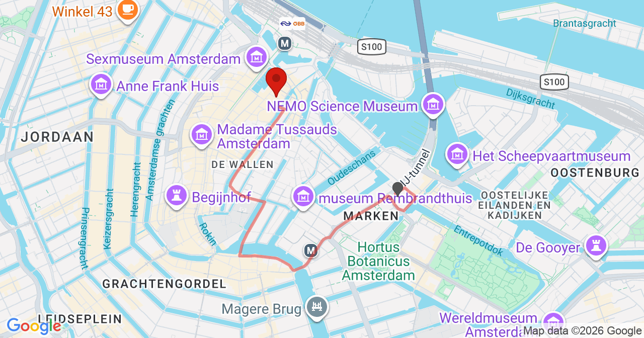 Kaart van het incident in Amsterdam met berekende routes vanaf gealarmeerde posten
