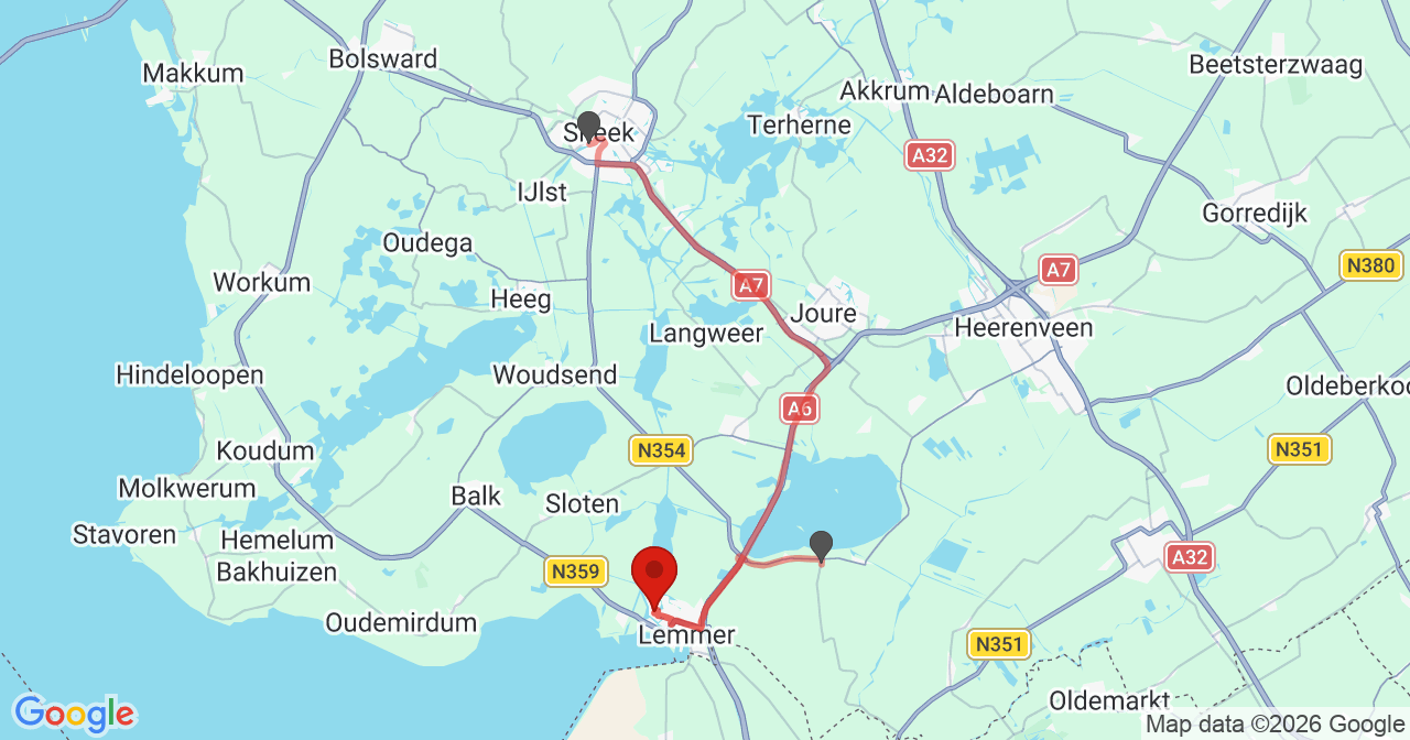 Kaart van het incident in Lemmer met berekende routes vanaf gealarmeerde posten