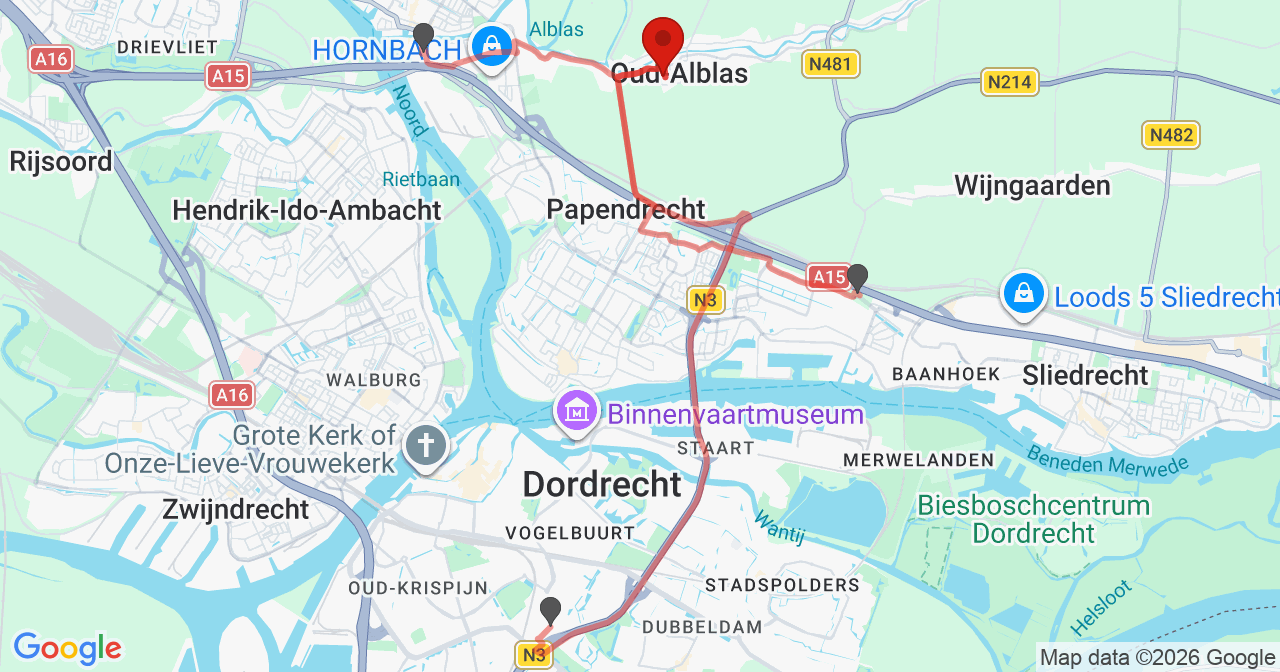 Kaart van het incident in Oud-Alblas met de aanrijroutes van de gealarmeerde eenheden