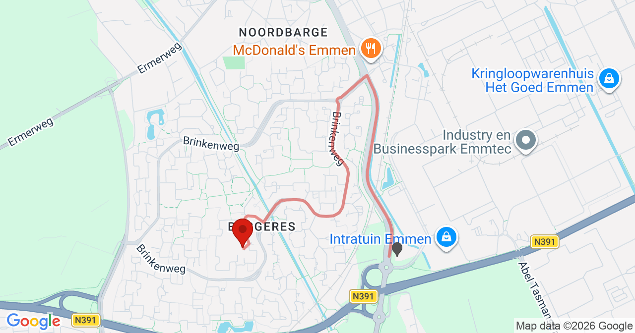 Kaart van het incident in Emmen met de aanrijroutes van de gealarmeerde eenheden