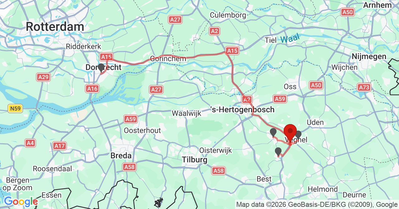 Kaart van het incident in Veghel met de aanrijroutes van de gealarmeerde eenheden