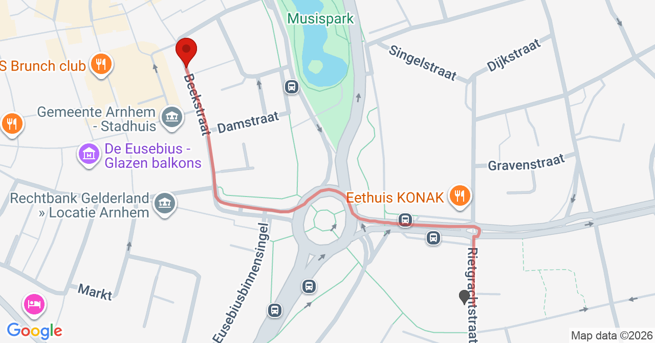 Kaart van het incident in Arnhem met de aanrijroutes van de gealarmeerde eenheden