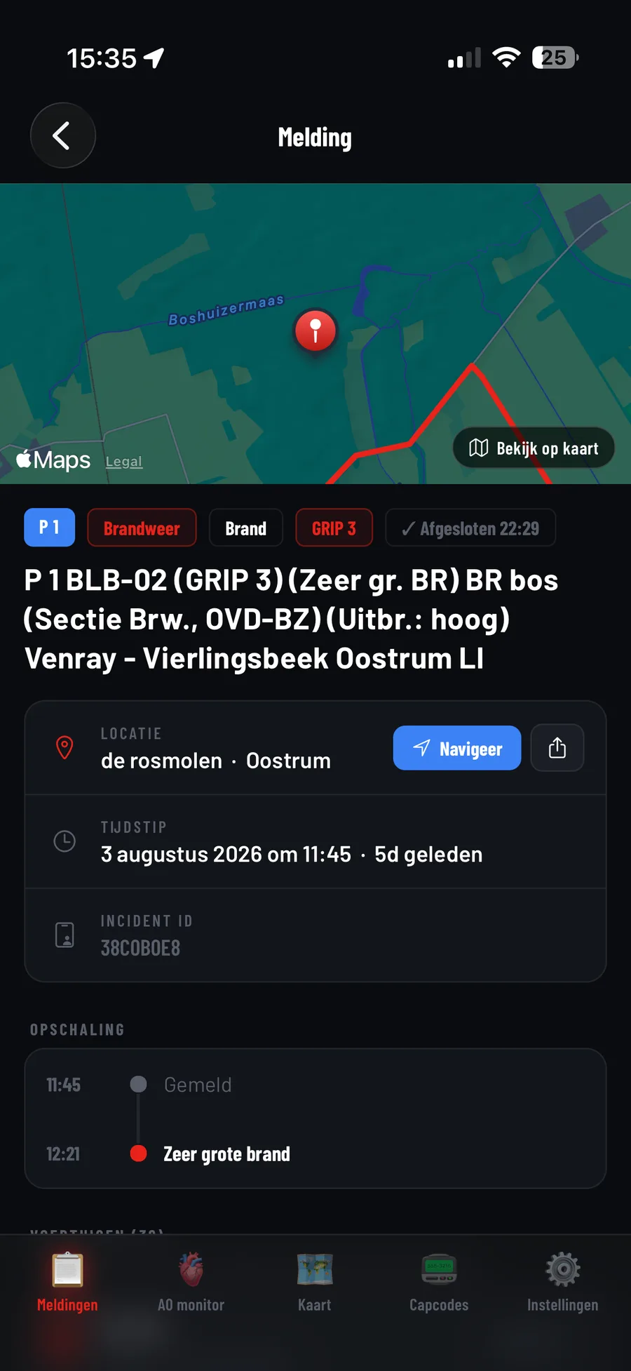 Detailscherm van een GRIP 3-bosbrand met kaart, opschalingstijdlijn en gealarmeerde voertuigen